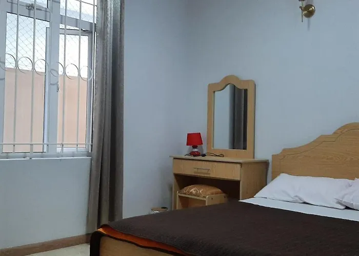 Ground Floor Lovely Two Bedrooms Apartment