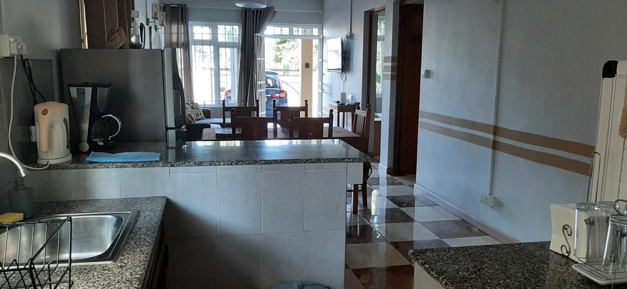 Ground Floor Lovely Two Bedrooms Appartement